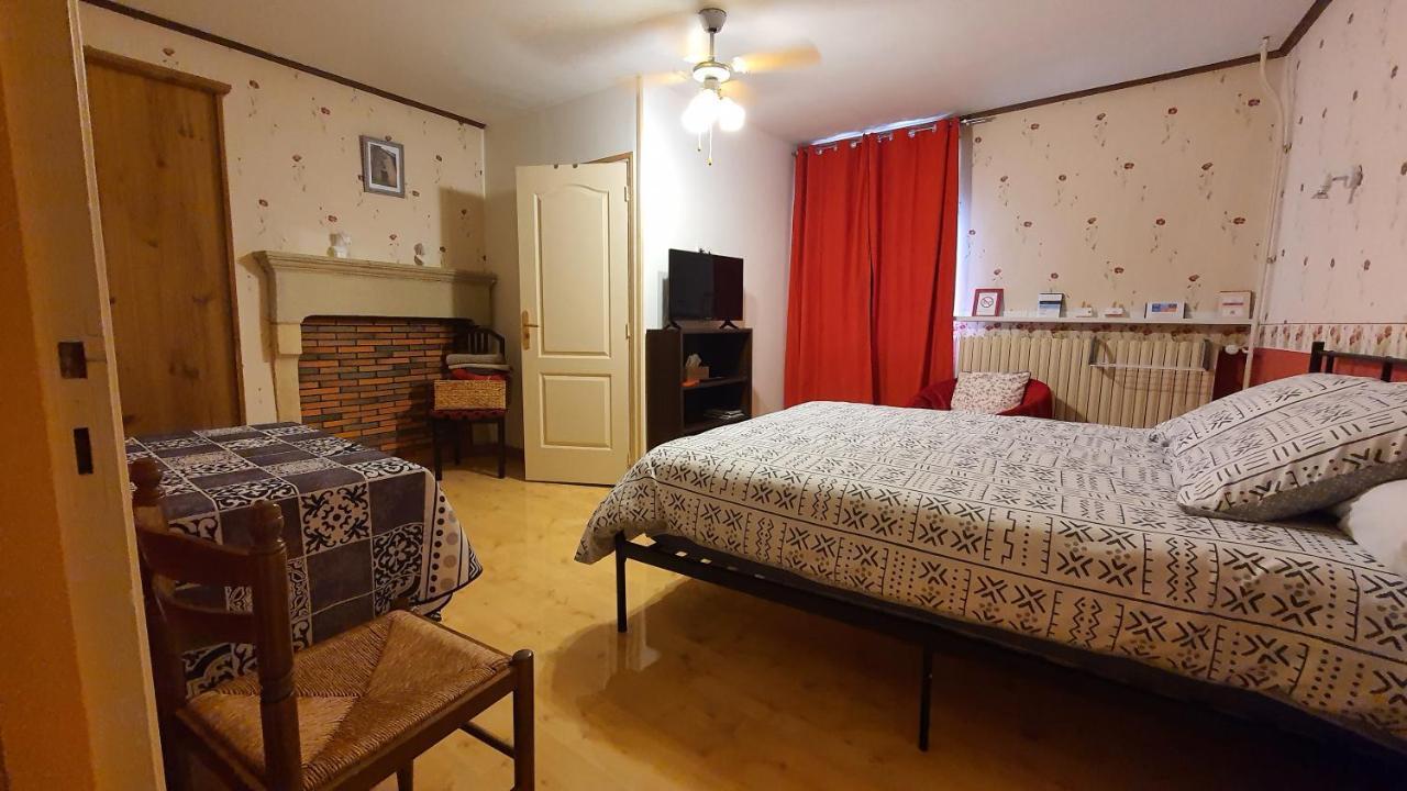 La Grange Des Roches Roses Bed & Breakfast Anchenoncourt-et-Chazel Bilik gambar